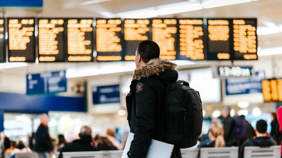 Airport flight information display system