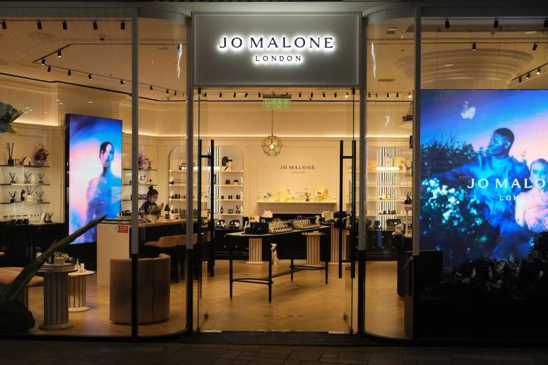 jo-malone-retail-digital-signage