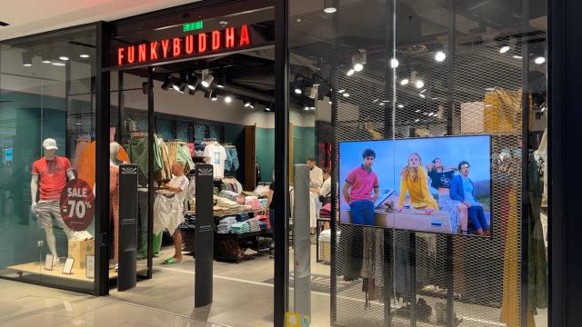 Retail window displays