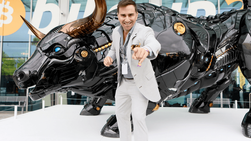Gazitua Helps Bring the Miami Bull to Life