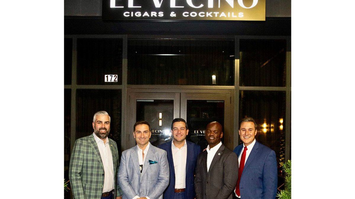 Client News: El Vecino Opens in World Center & Ariete Again Earns a Michelin Star
