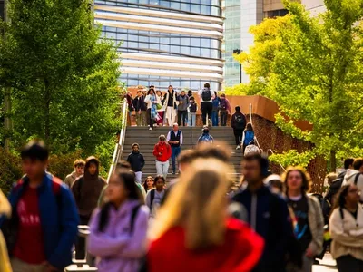 Tech sentiment signals analysis