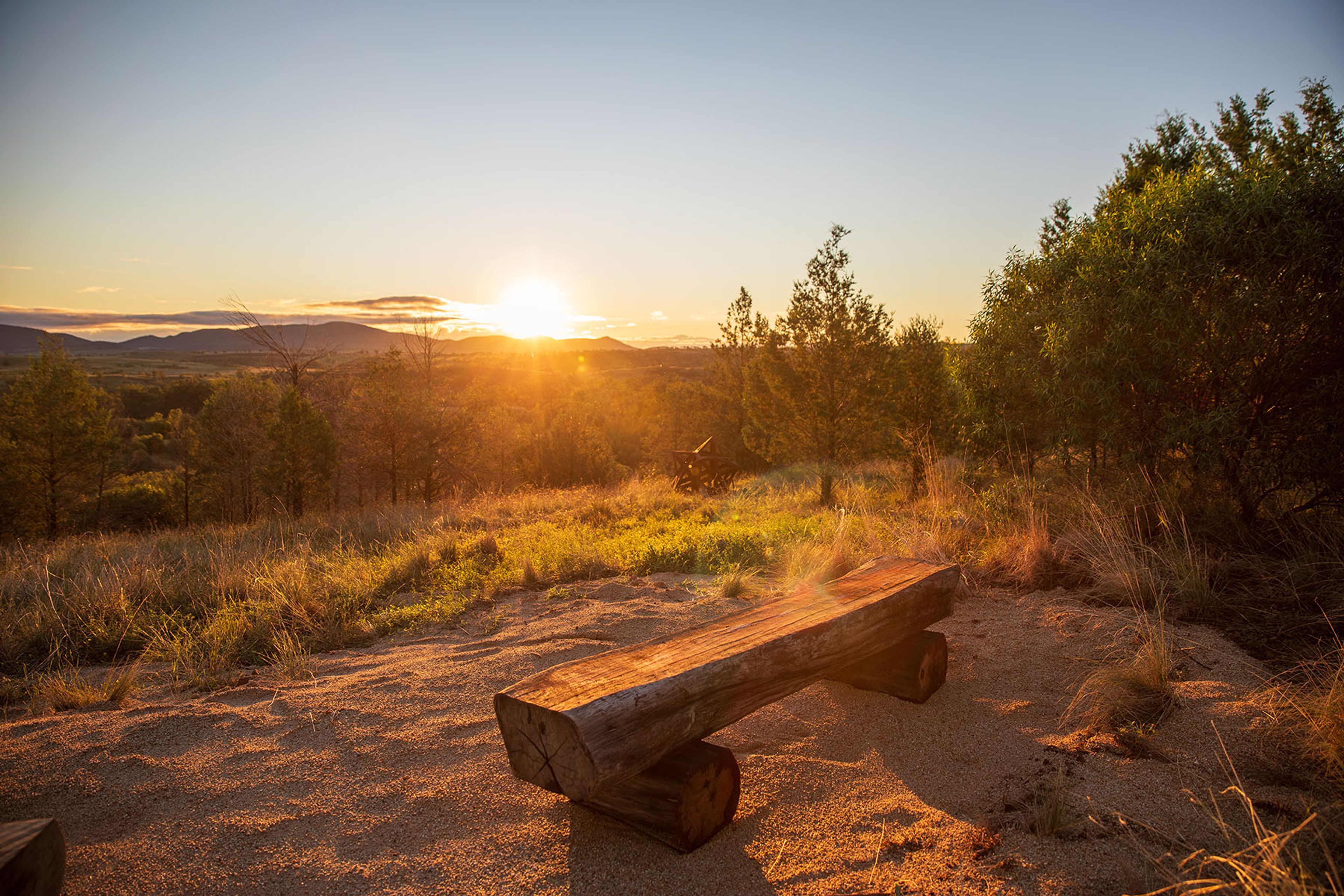 Wilderluxe Lake Keepit - sundown breakout space