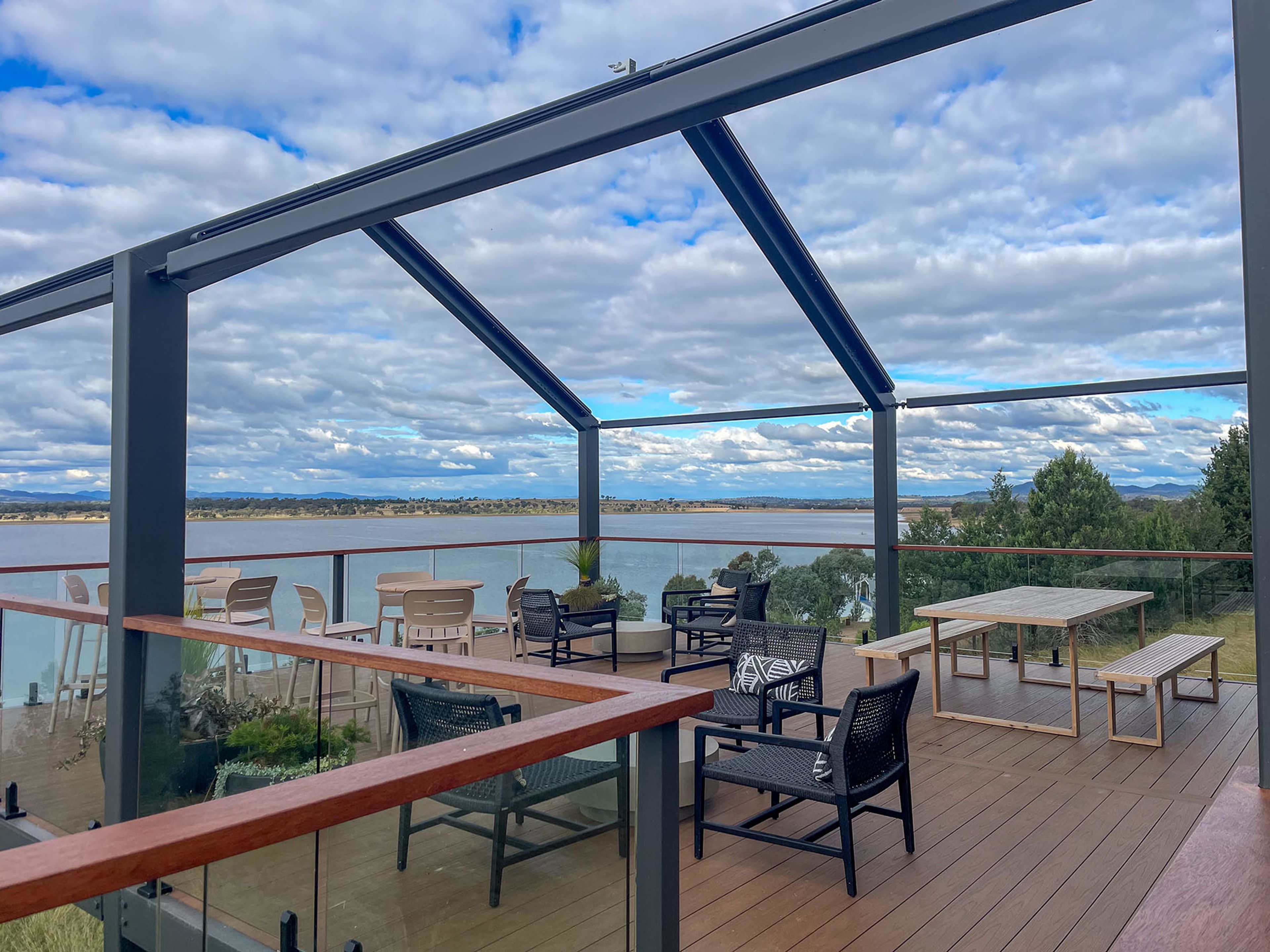 Wilderluxe Lake Keepit - Gilay Lounge Deck