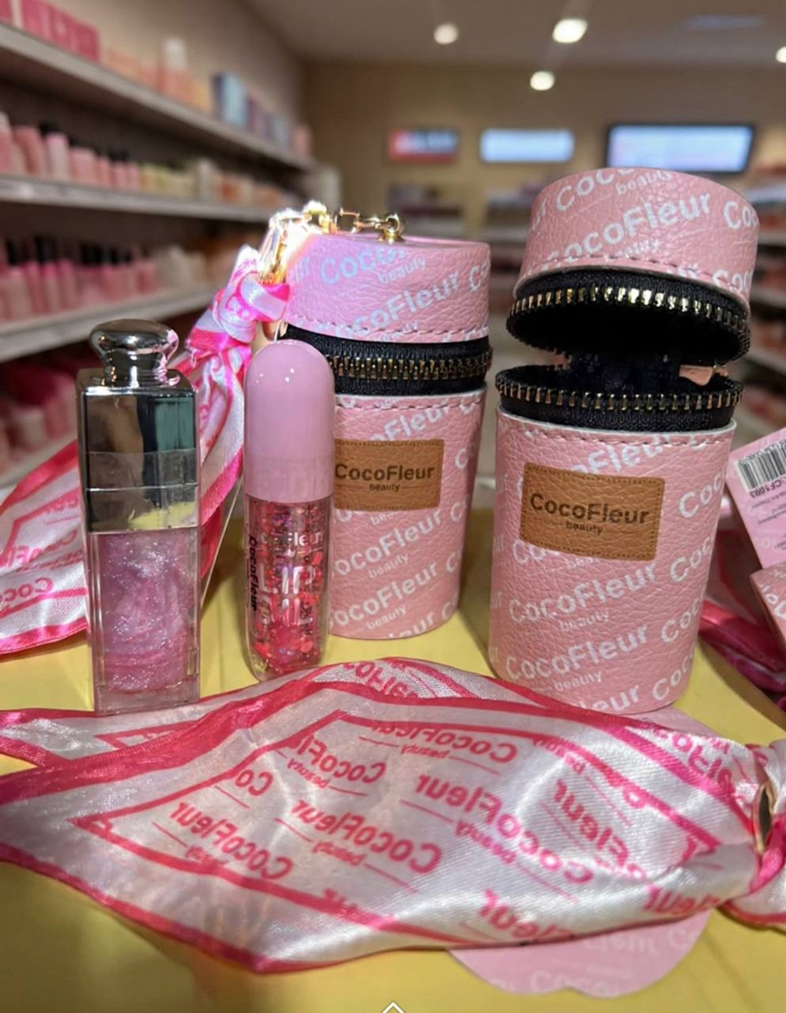 Set de labiales cocofleur, de llavero carterita, gloss y brillo larga duración