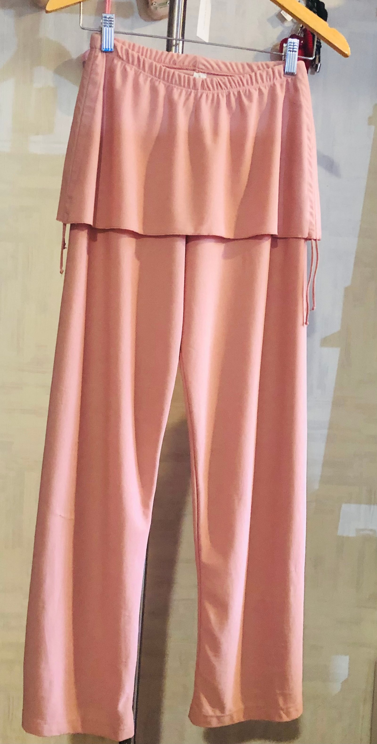 PANTALÓN con mini pollera
