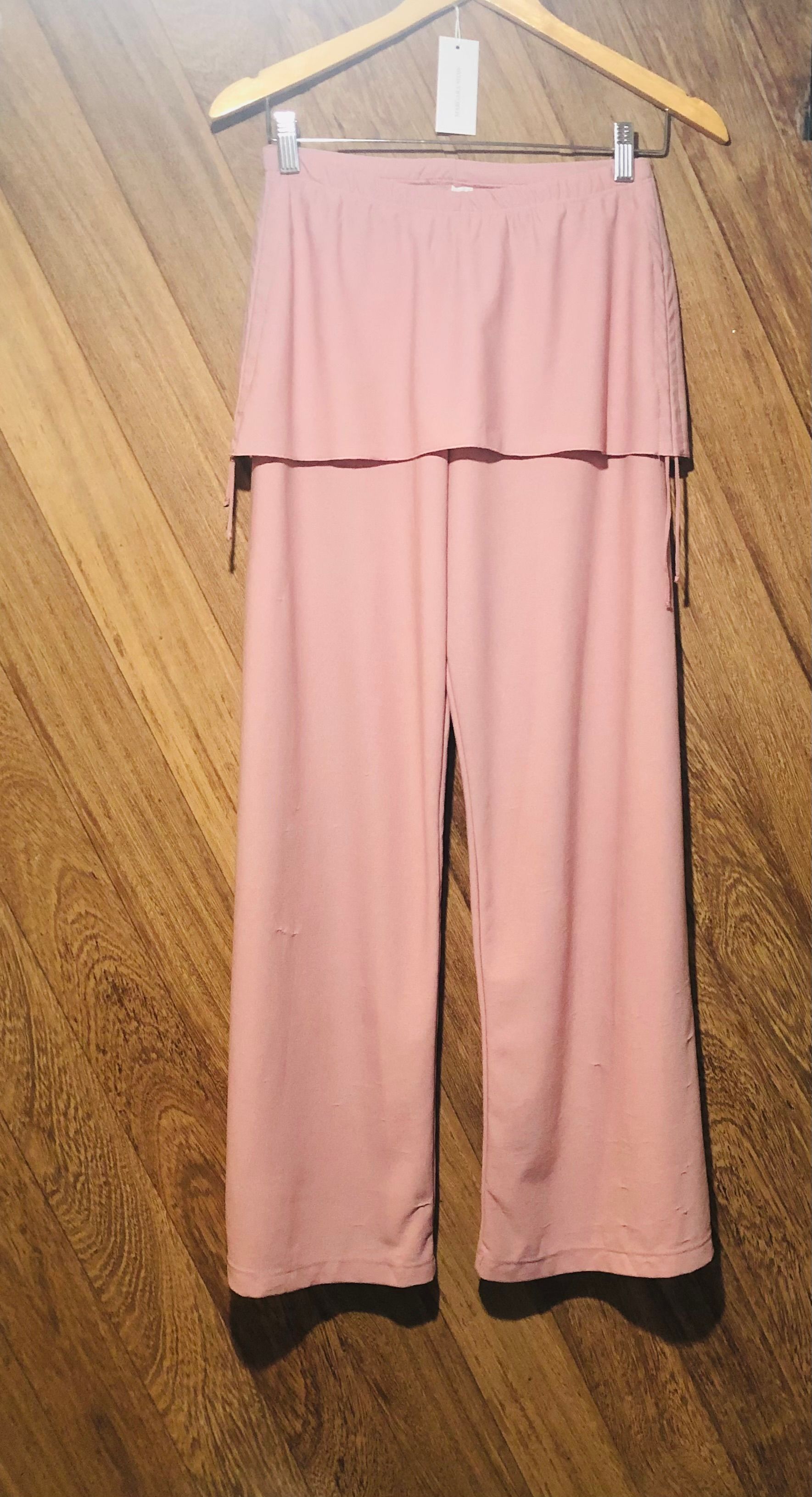 Pantalón en tela liviana