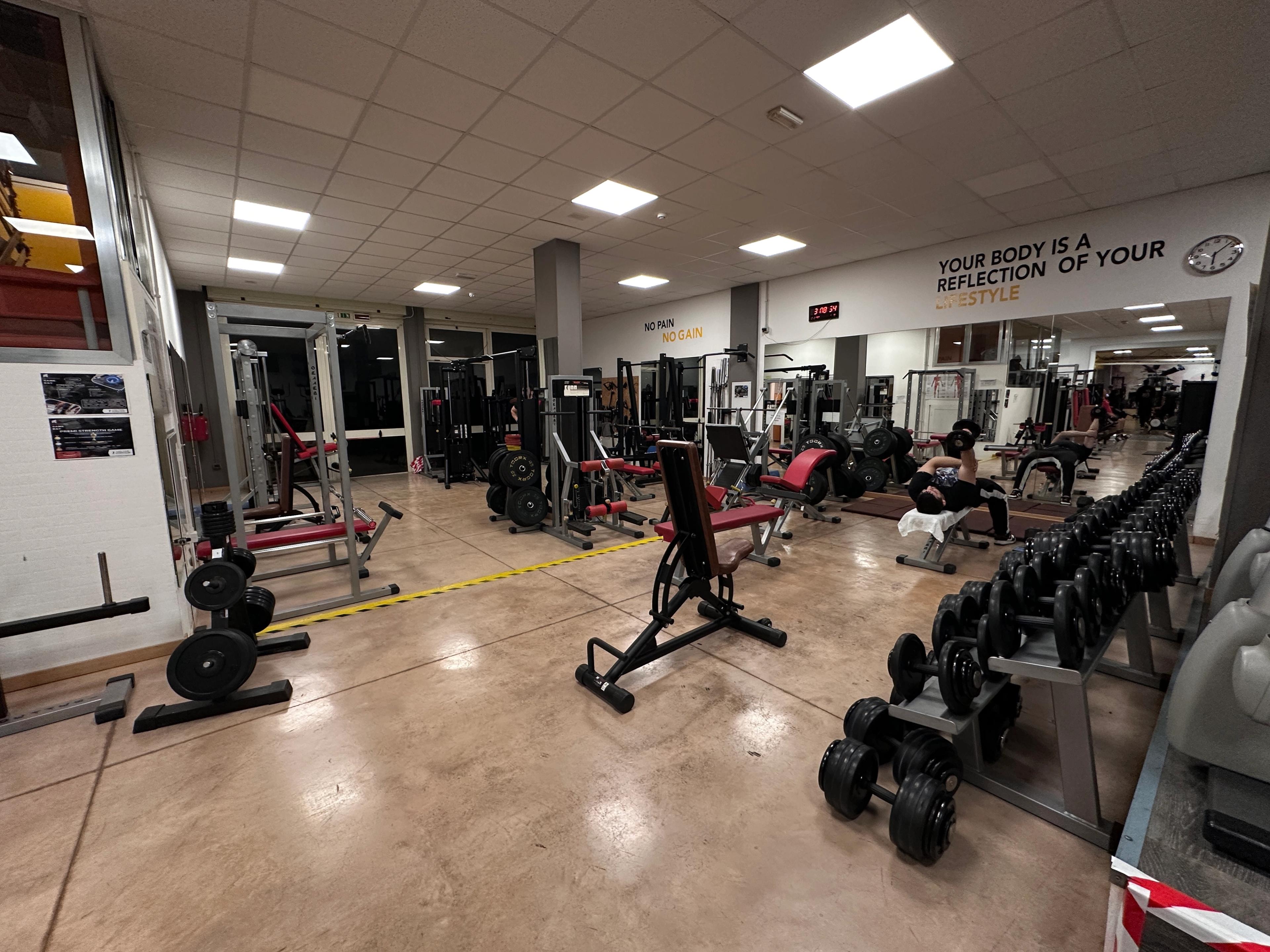 Sala pesi 1