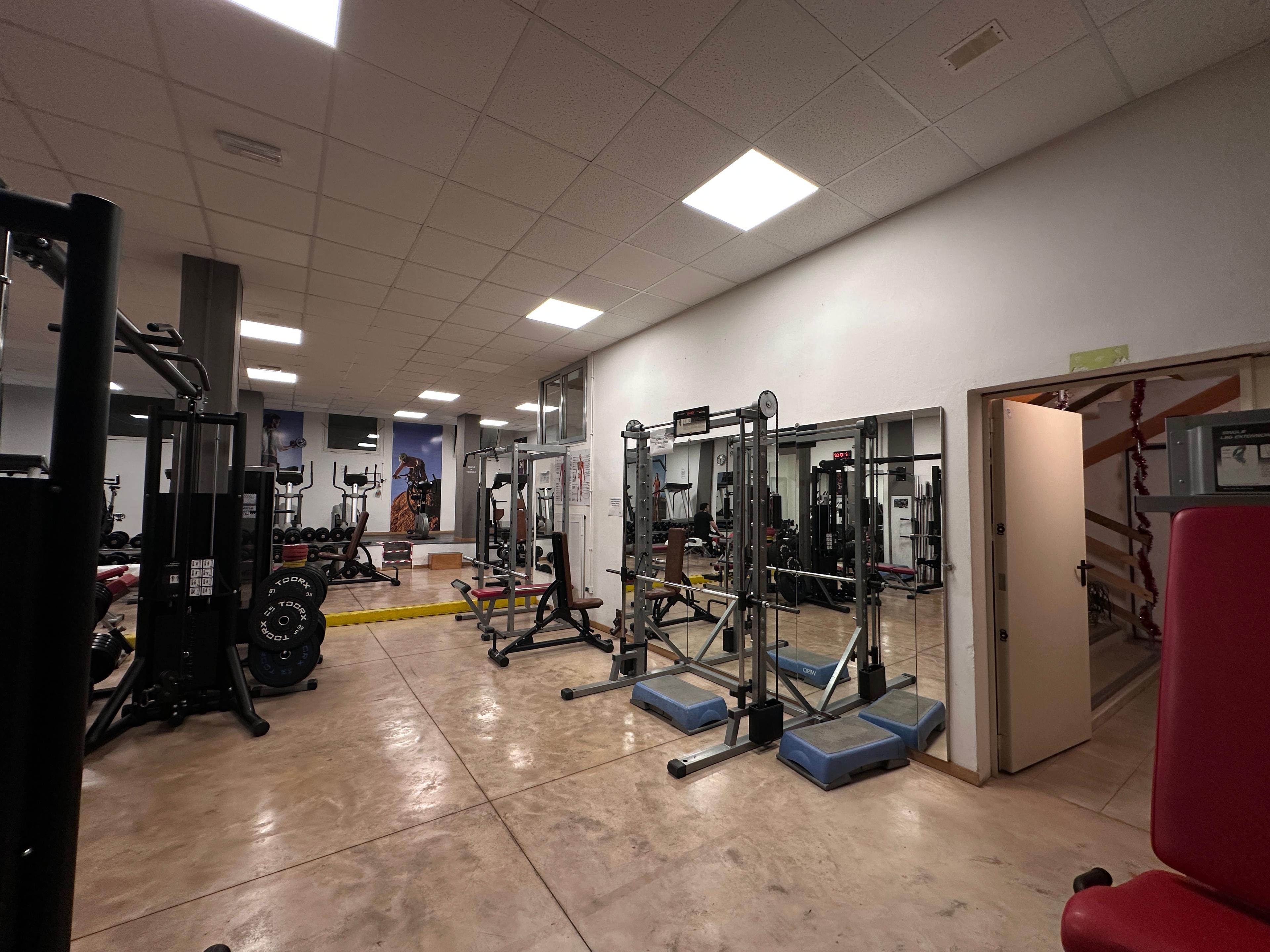 Sala pesi 2