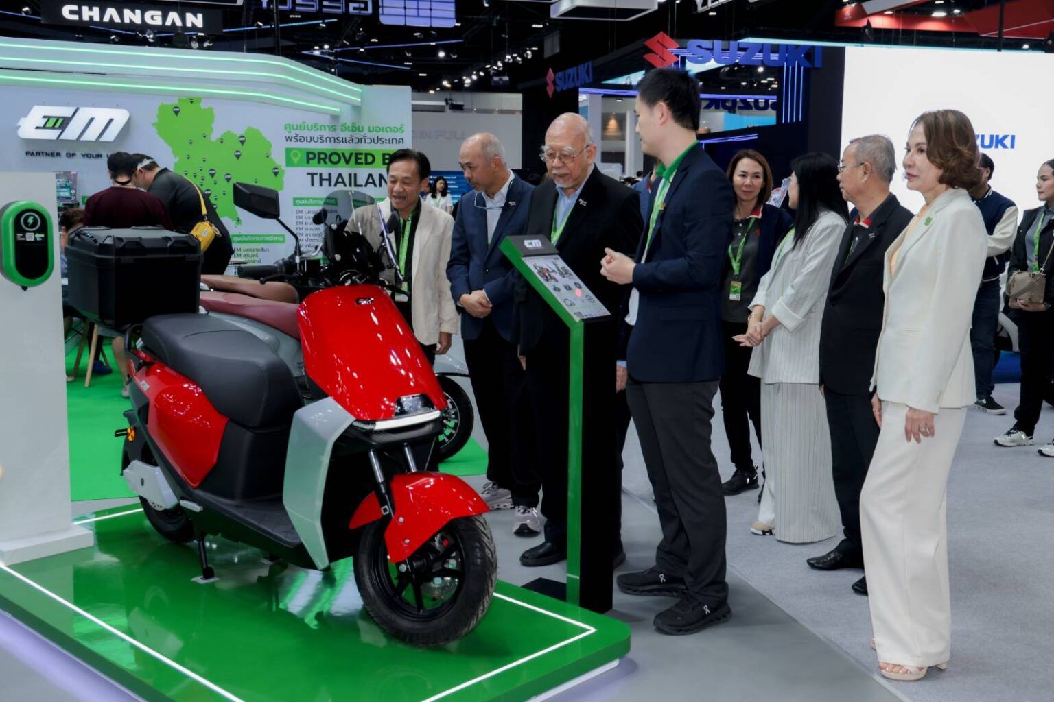 EM OWEN LONG RANGE และทีมผู้บริหาร MOTOR EXPO 2024