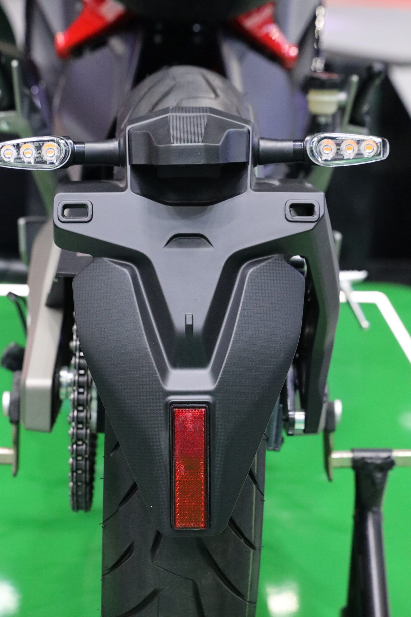 EM RX5 ดีไซน์ Sport Racing ด้านหลัง