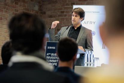 Tobias Kuter presenting at BVES on industrial heat