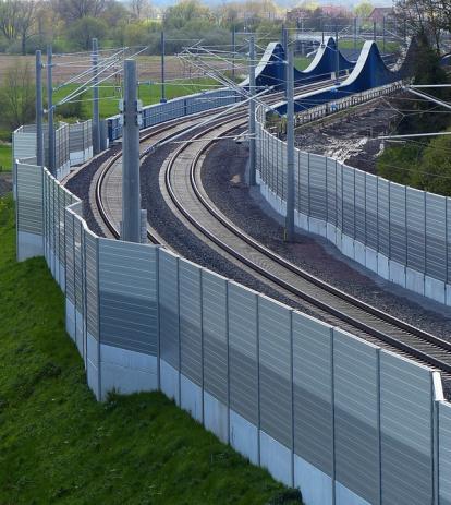 Sounds barriers around train tracks