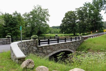 Nonnewaug Road bridge replacement, winner of a 2023 Merit Award from ACEC of Connecticut