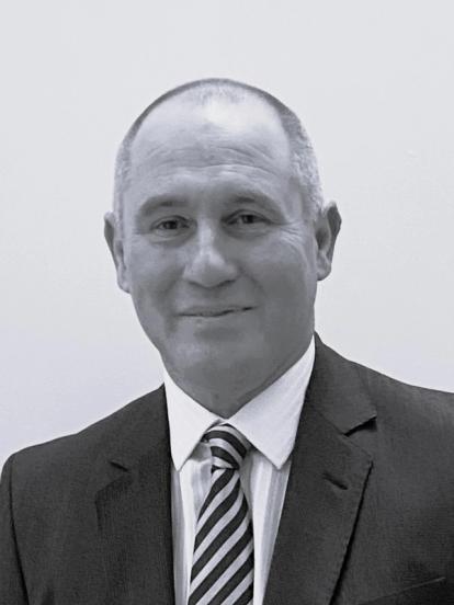 Headshot of Charles Riddell
