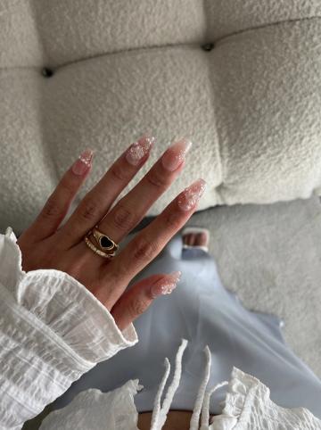 Debutante press-on nails worn