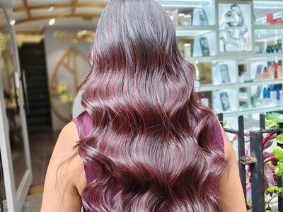 Women's Haircut & Styling