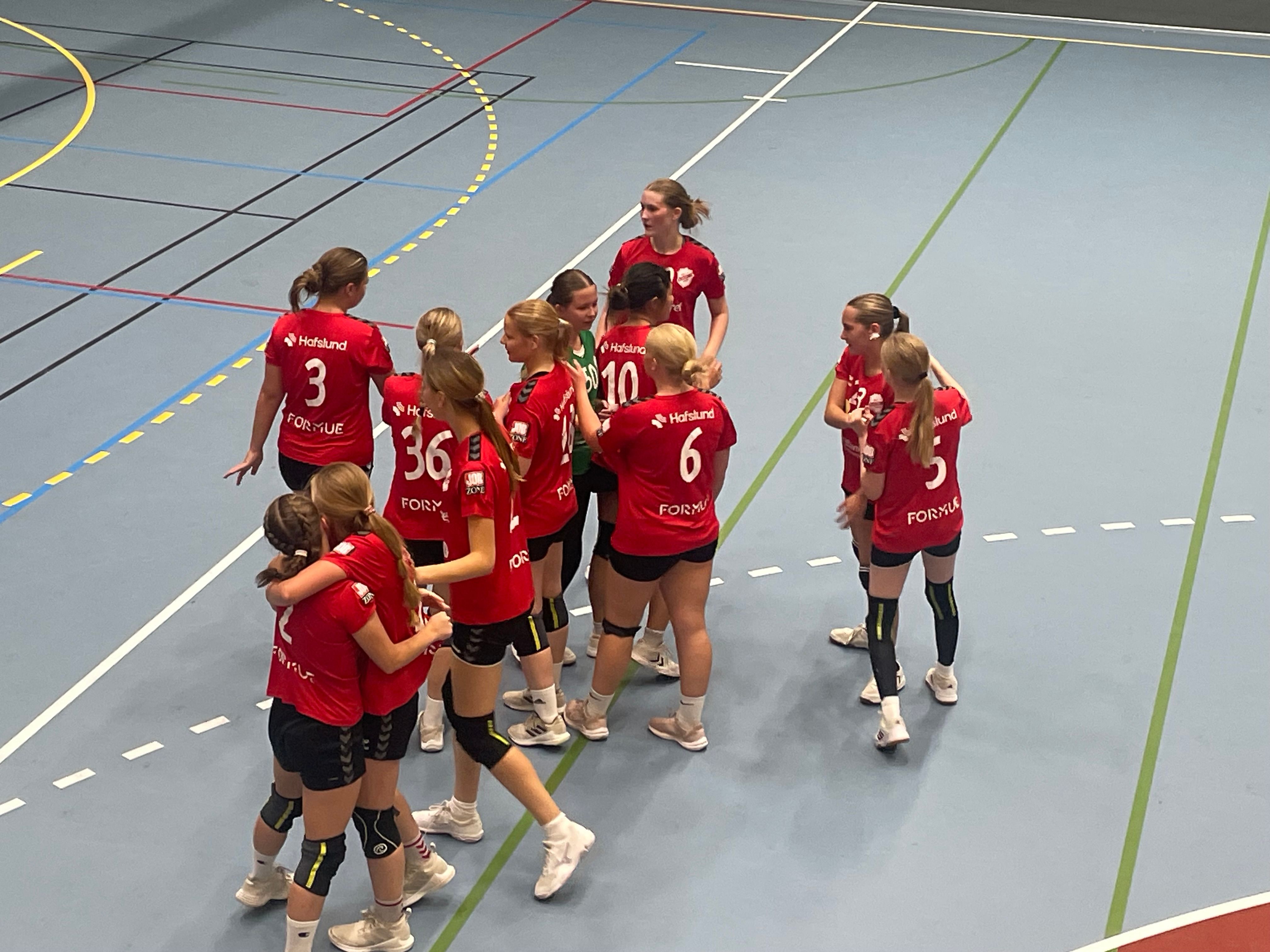 Unge håndballspillere i Askim