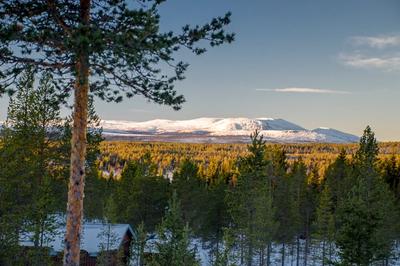 Utsikt från stugan mot berget Molnet