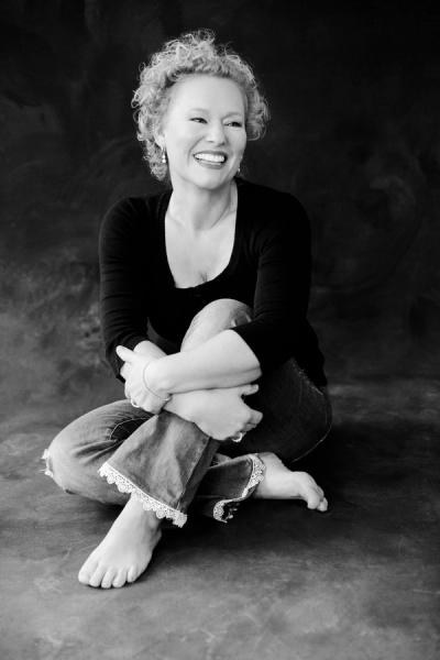 Regina's studio portrait by Jules Morgan, accompanying her own experience of the photoshoot