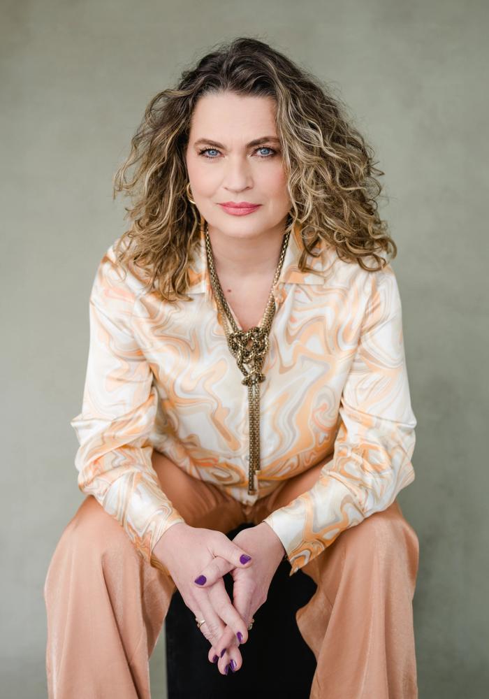 Women's Fabulous Over 40 studio portrait by Jules Morgan, Driebergen — gallery photograph 6