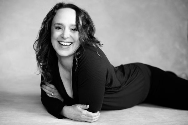 Amanda's studio portrait by Jules Morgan, accompanying her own experience of the photoshoot