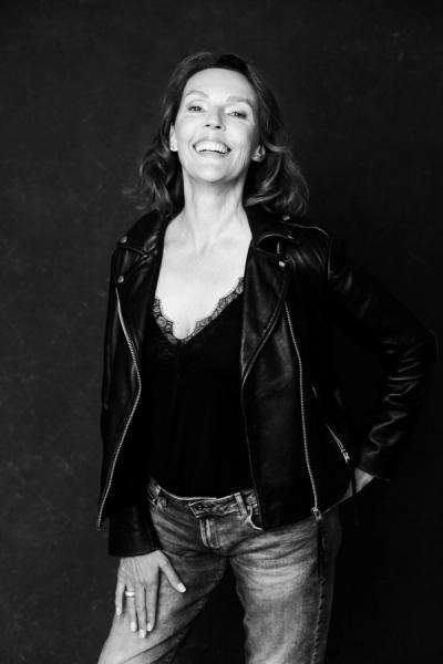 Marianne's studio portrait by Jules Morgan, accompanying her own experience of the photoshoot