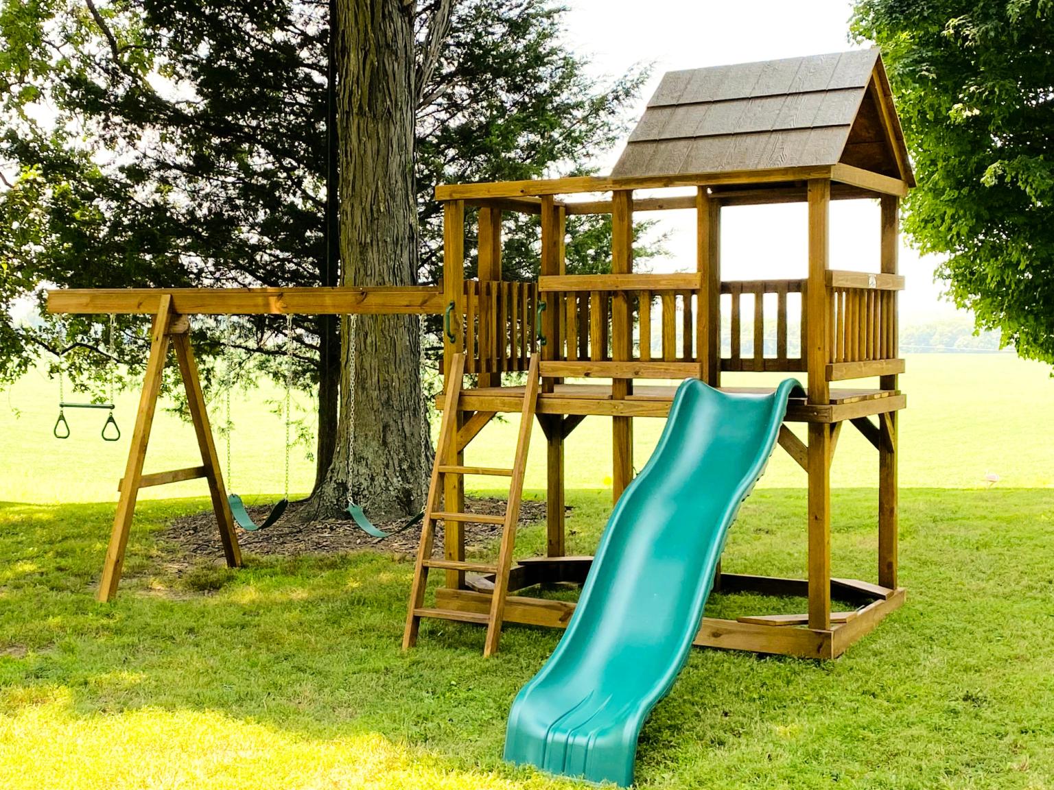 Country Playsets Country Barn Construction Premium Portable Shed