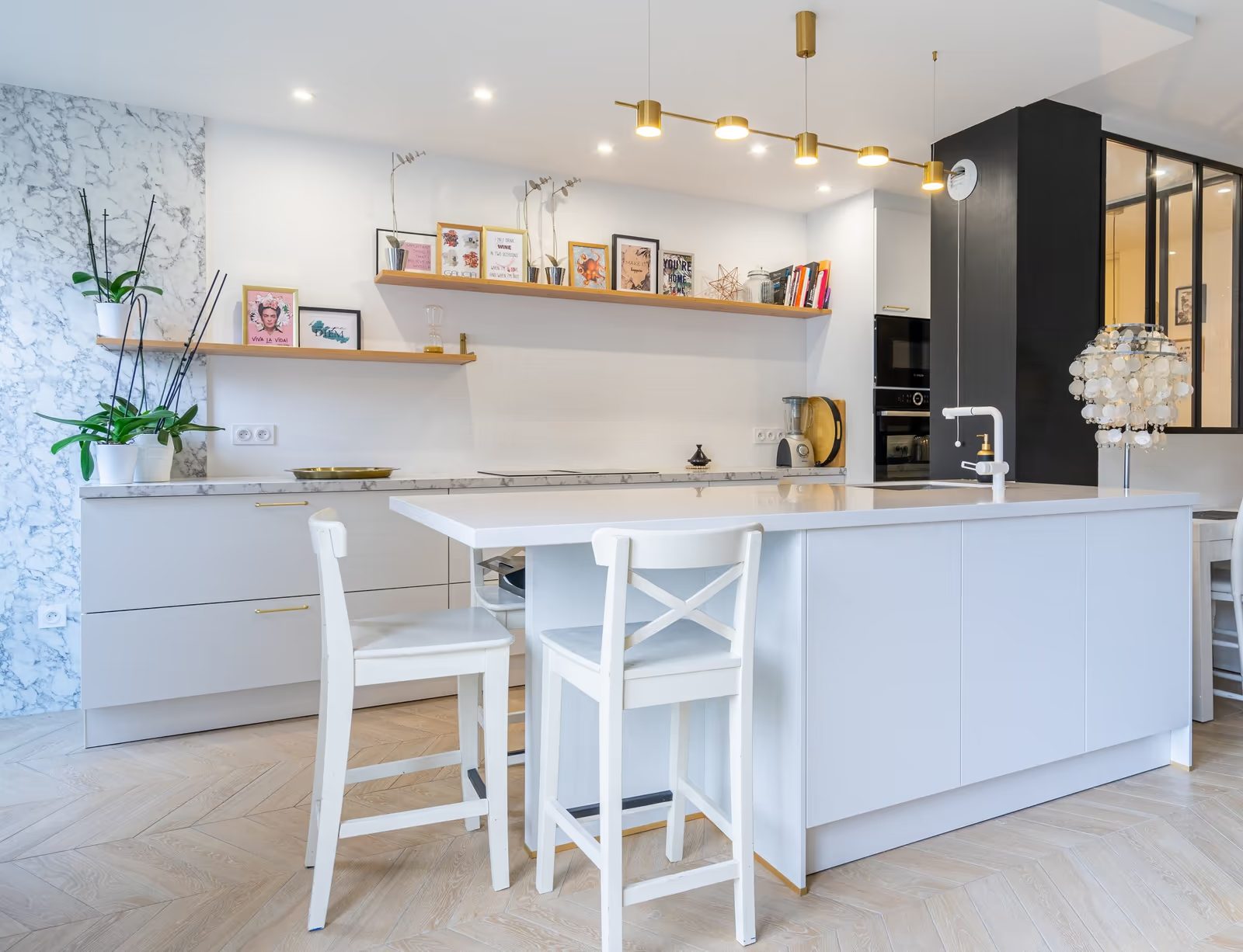 Cuisine sur-mesure blanche — réalisation Dec Home Agencement