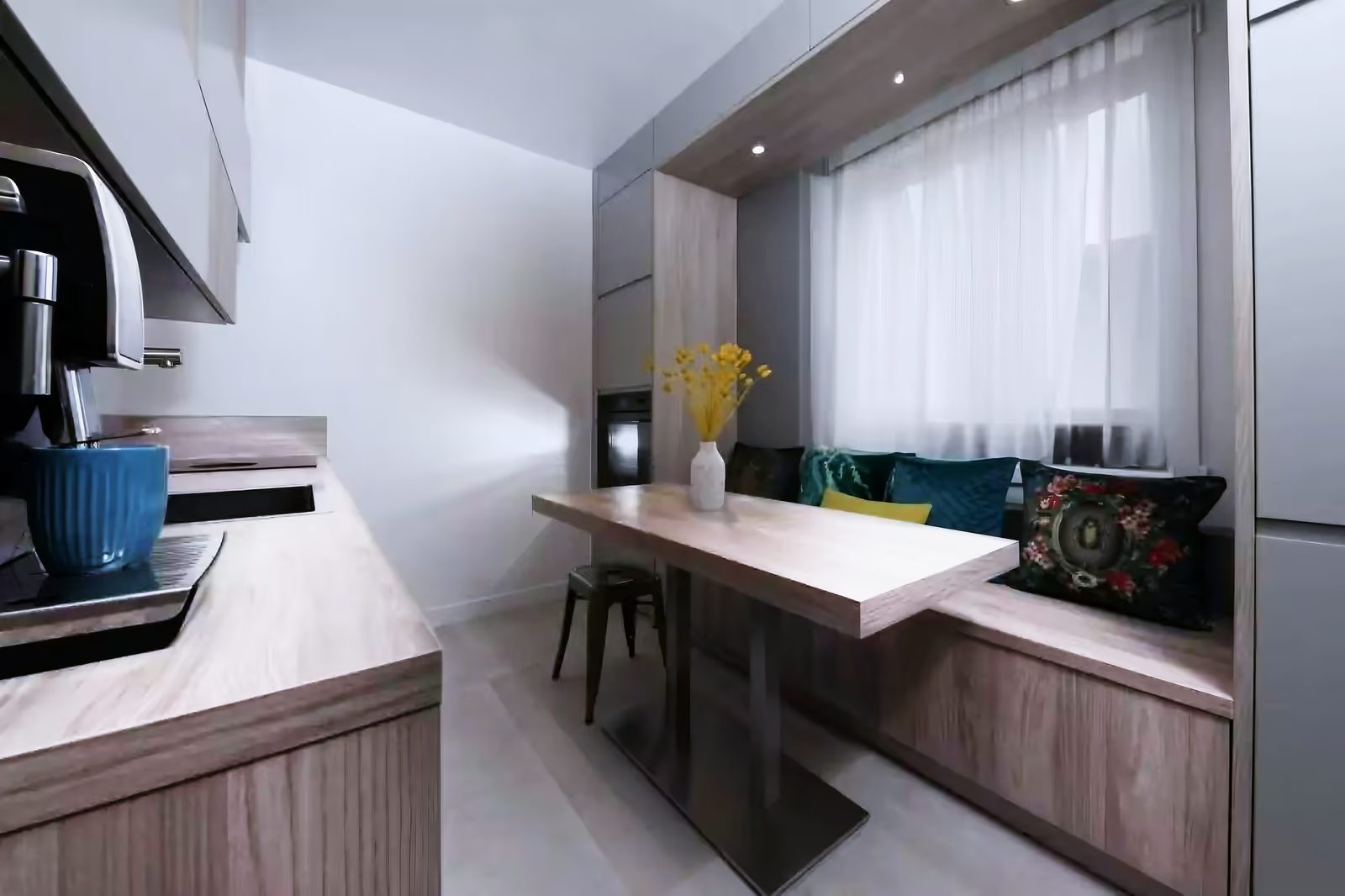Cuisine sur-mesure studio — réalisation Dec Home Agencement