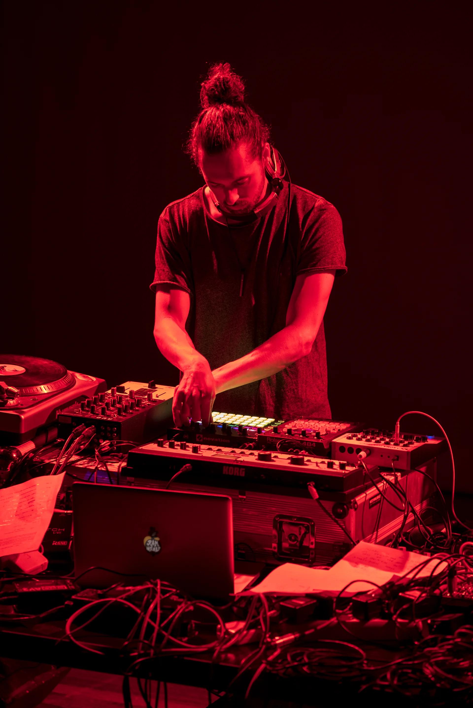 e84f8e5ddc2a3299428be98f114d16862d1ec955-1920x2876