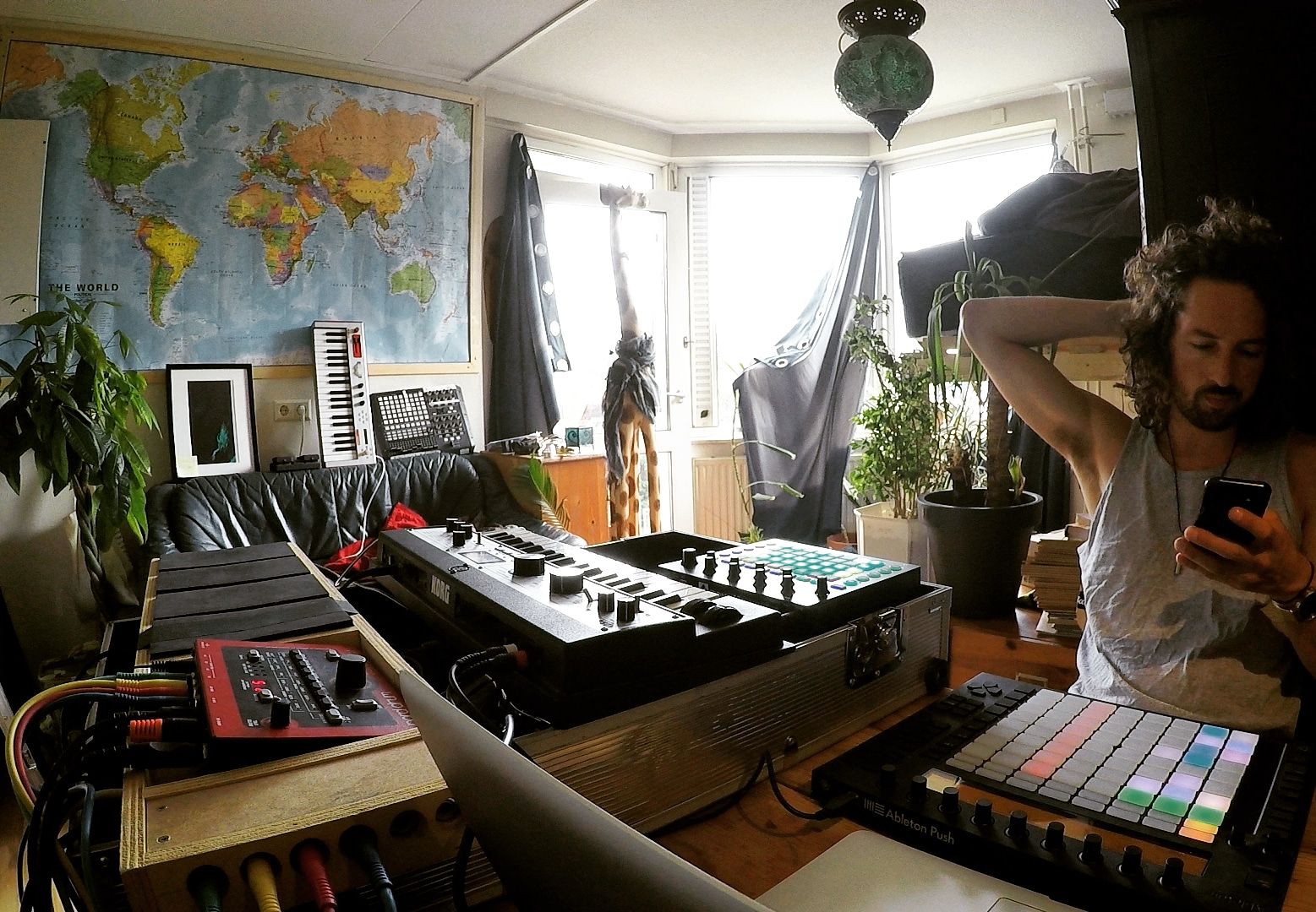 eb65be909dbadeabde67d7840326051d519f26da-1557x1080