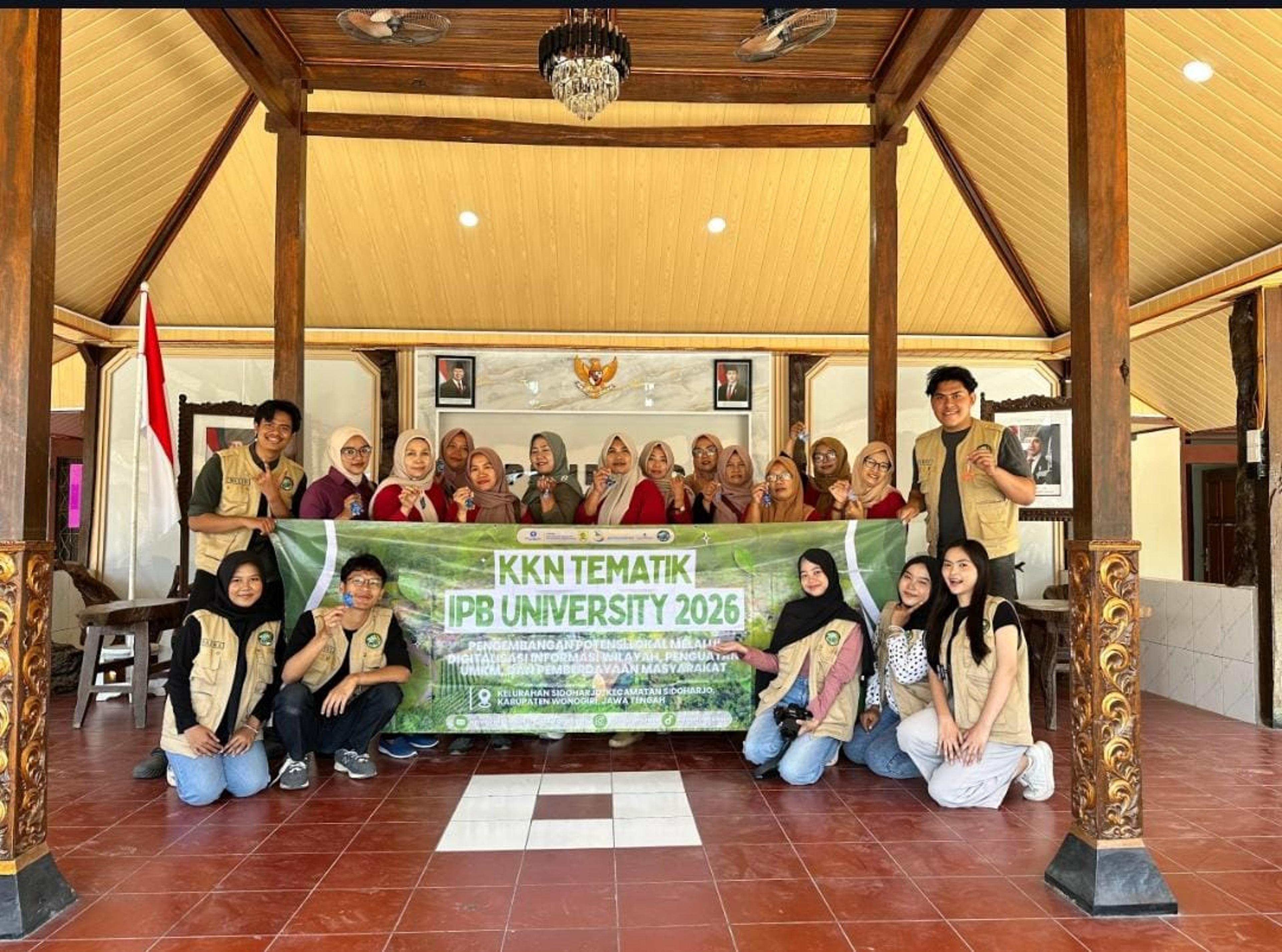 Dari Sampah Jadi Karya, Tim KKN-T IPB Ajak Warga Sidoharjo Kembangkan Kreativitas dan Produktivitas