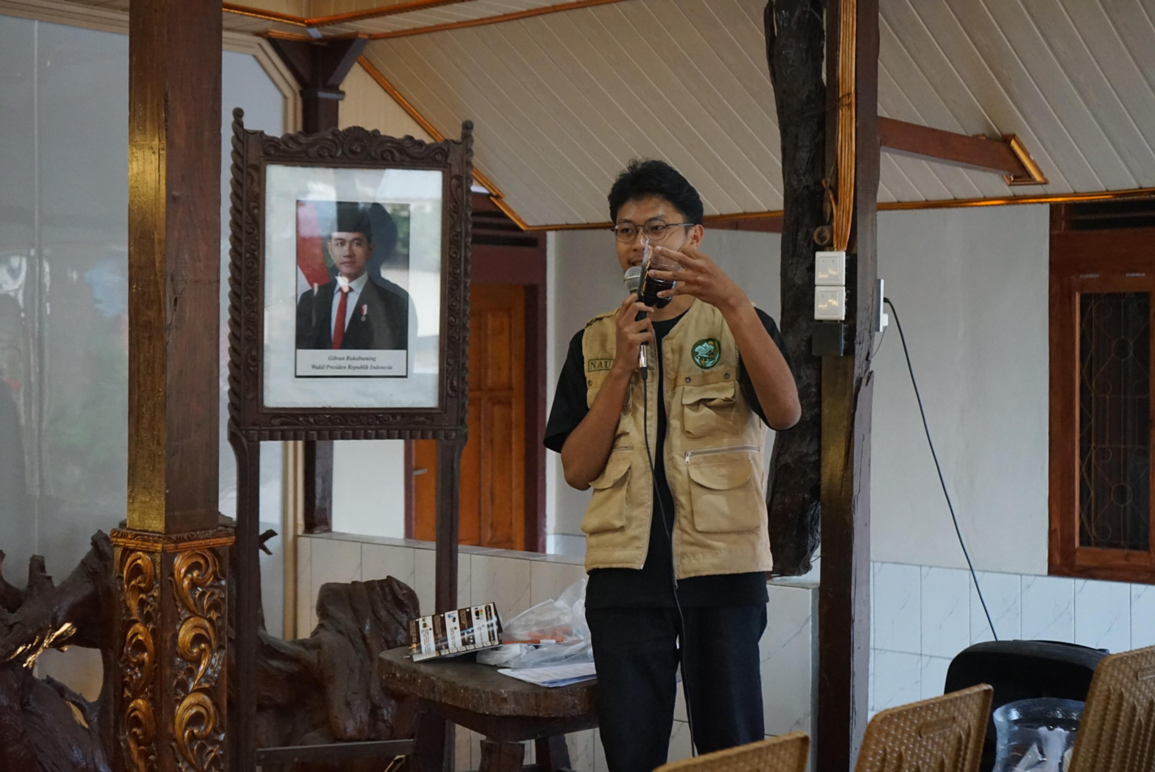 Gambar kegiatan pembuatan mineral blok