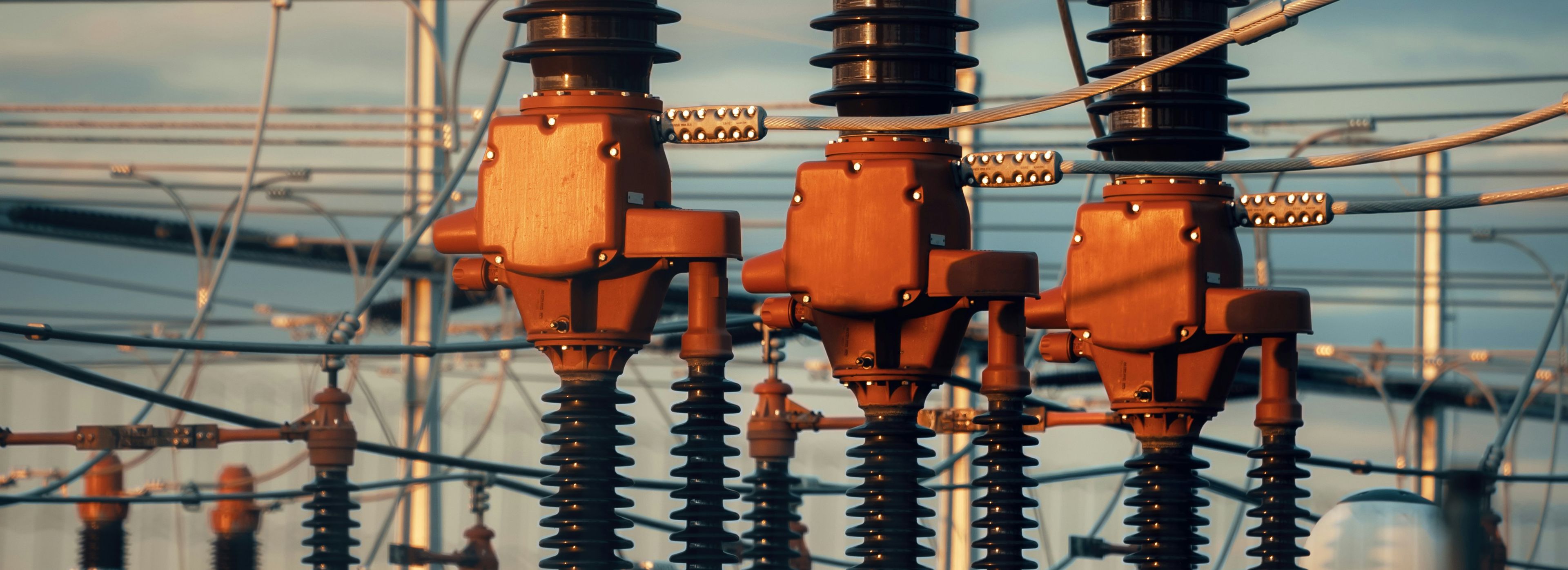 From Oilfields to Fibre Fields: Lessons for Hyperscale