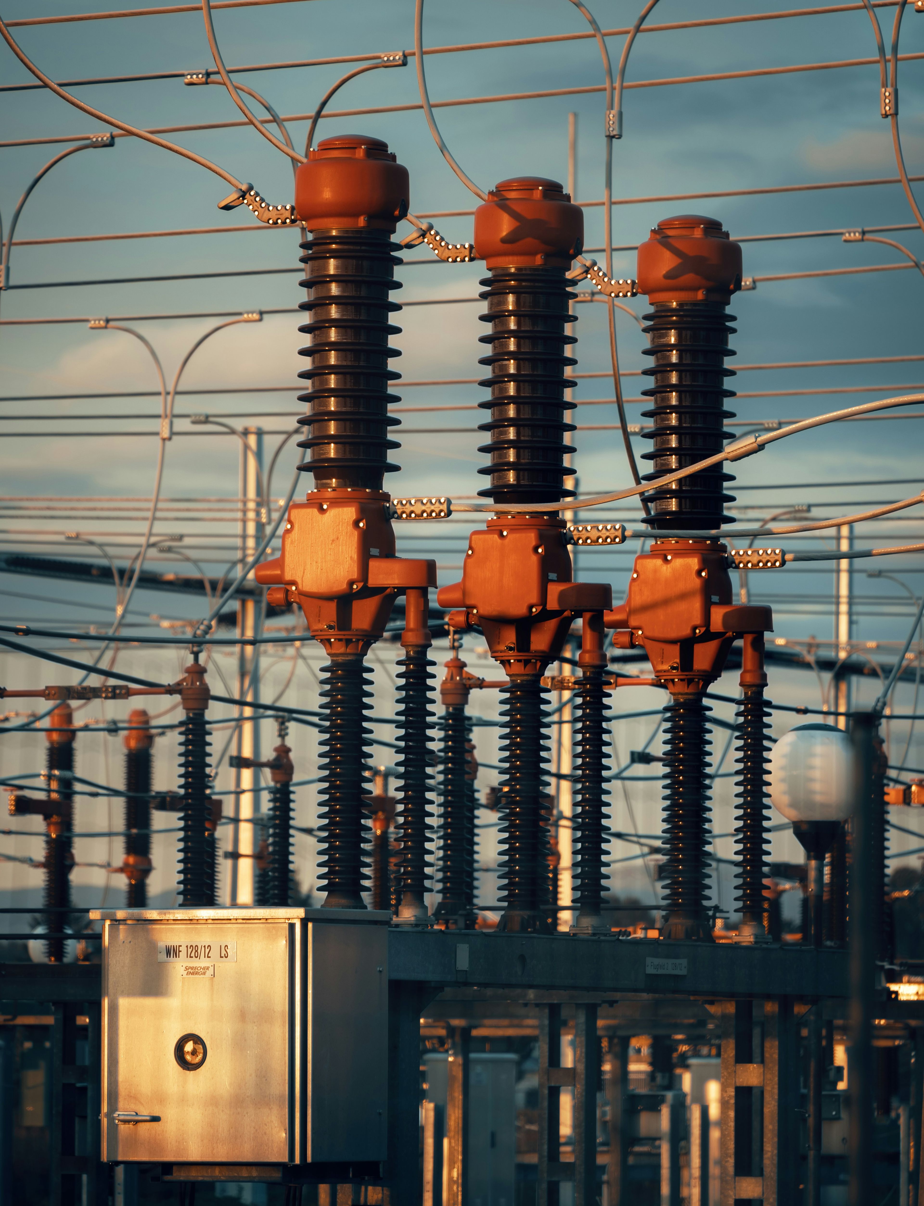 From Oilfields to Fibre Fields: Lessons for Hyperscale