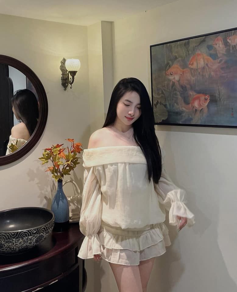 Cùng ngắm girl xinh Diệp Tố Oanh qua những bức ảnh đời thường quyến rũ và hấp dẫn