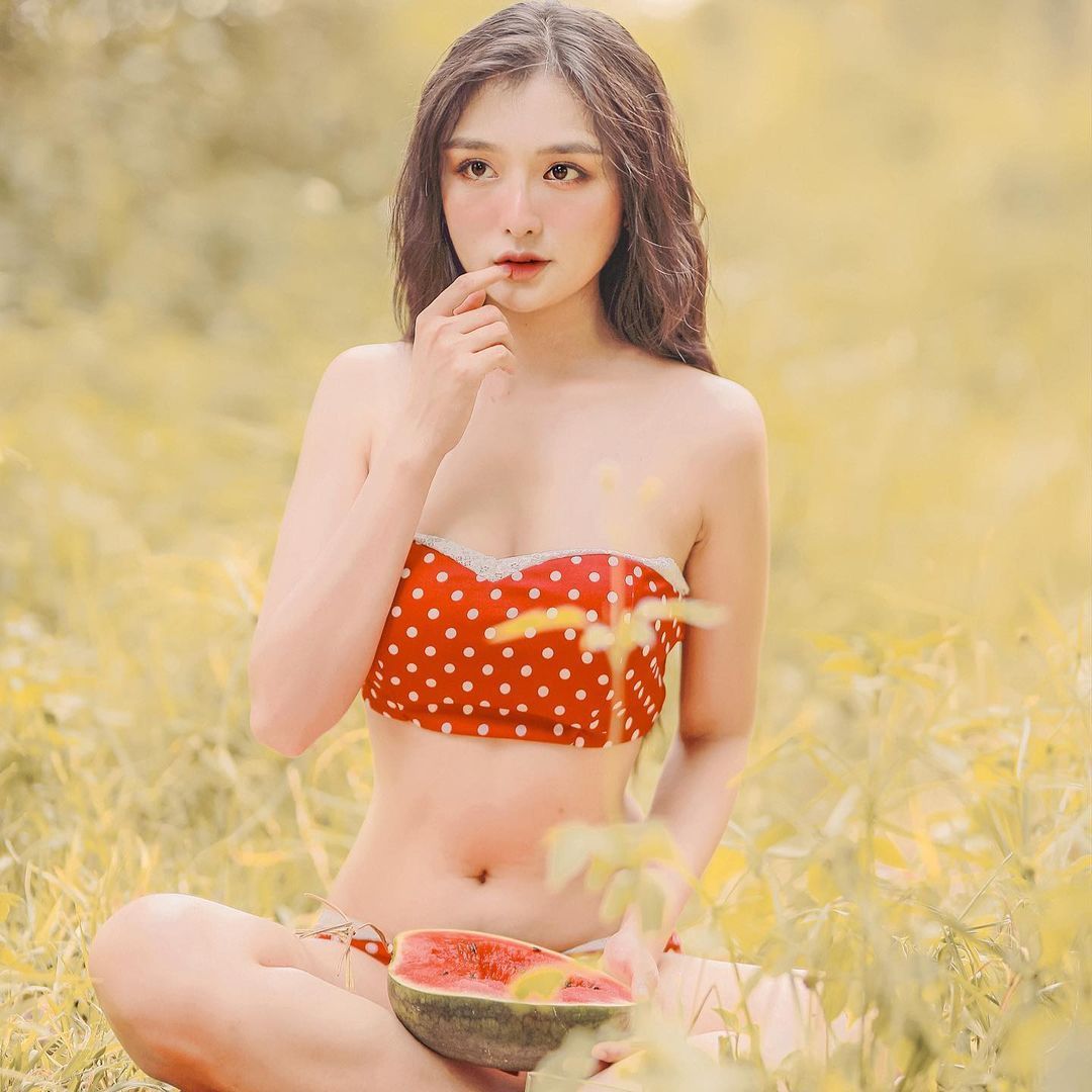 Cùng ngắm girl xinh Mai Ngọc Khánh Linh trong những bộ bikini thật cuốn hút & hấp dẫn