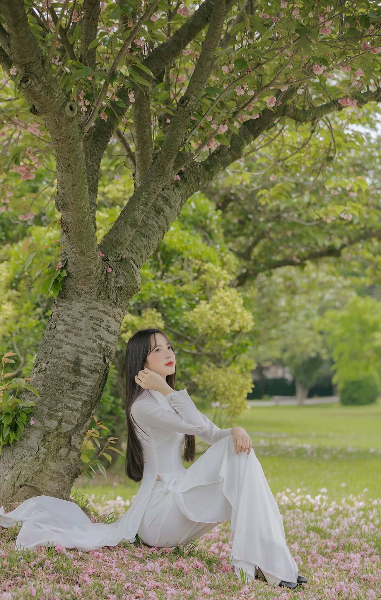 Nữ sinh mặc áo dài cực xinh