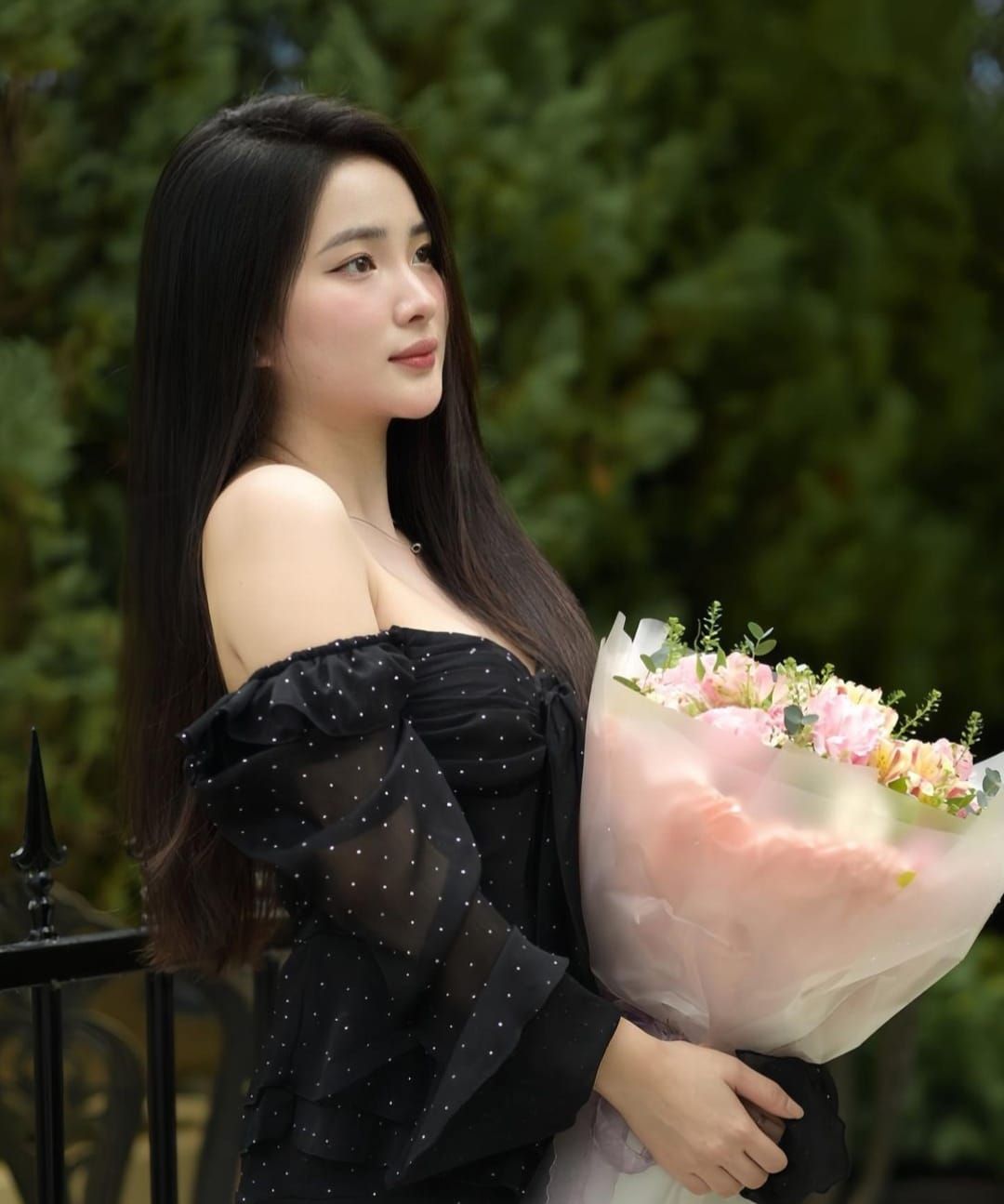 Cùng ngắm girl xinh Diệp Tố Oanh qua những bức ảnh đời thường quyến rũ và hấp dẫn