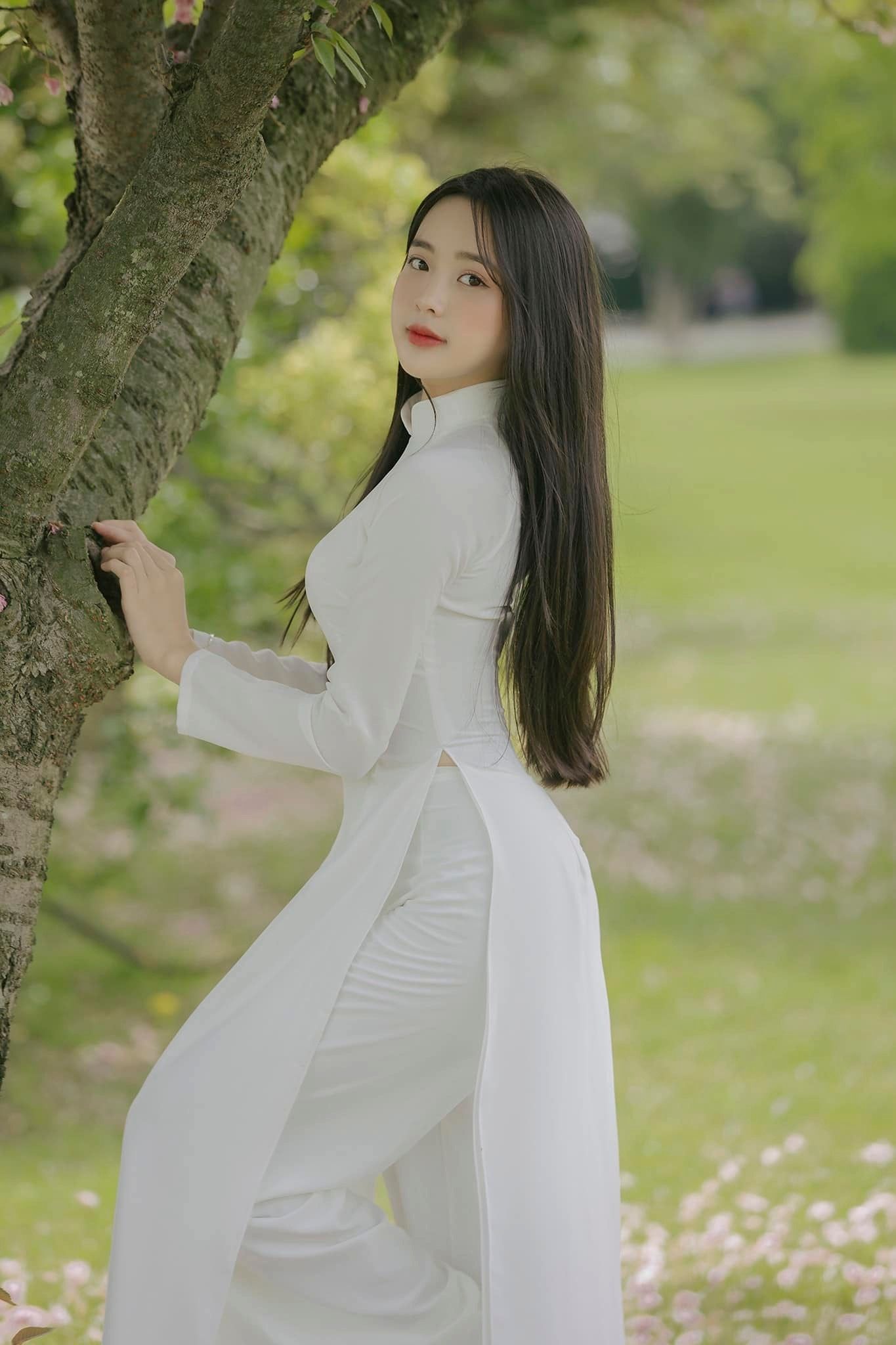 Nữ sinh mặc áo dài cực xinh