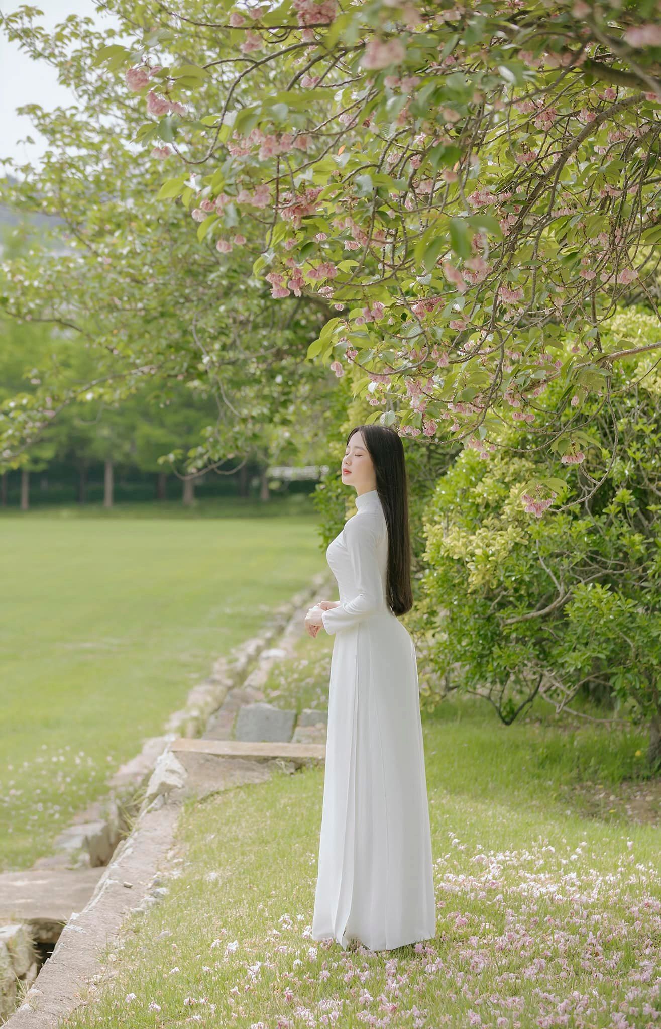 Nữ sinh mặc áo dài cực xinh