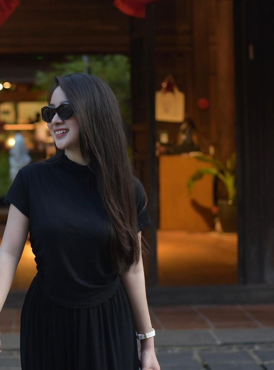 Cùng ngắm girl xinh Diệp Tố Oanh qua những bức ảnh đời thường quyến rũ và hấp dẫn