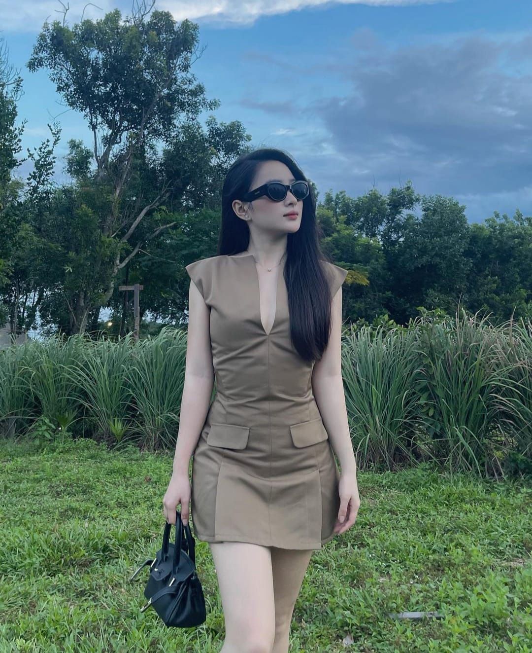 Phê Gái Đẹp - Cùng ngắm girl xinh Diệp Tố Oanh qua những bức ảnh đời thường quyến rũ và hấp dẫn