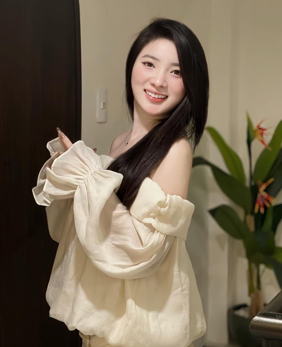 Cùng ngắm girl xinh Diệp Tố Oanh qua những bức ảnh đời thường quyến rũ và hấp dẫn