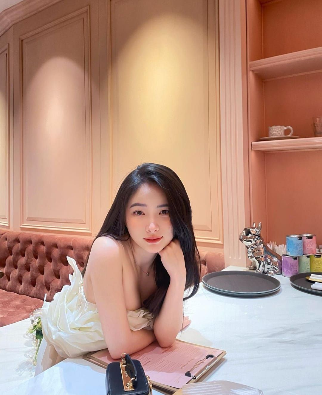 Cùng ngắm girl xinh Diệp Tố Oanh qua những bức ảnh đời thường quyến rũ và hấp dẫn