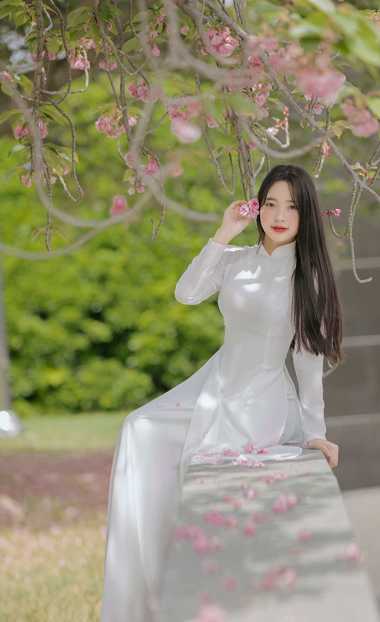 Nữ sinh mặc áo dài cực xinh