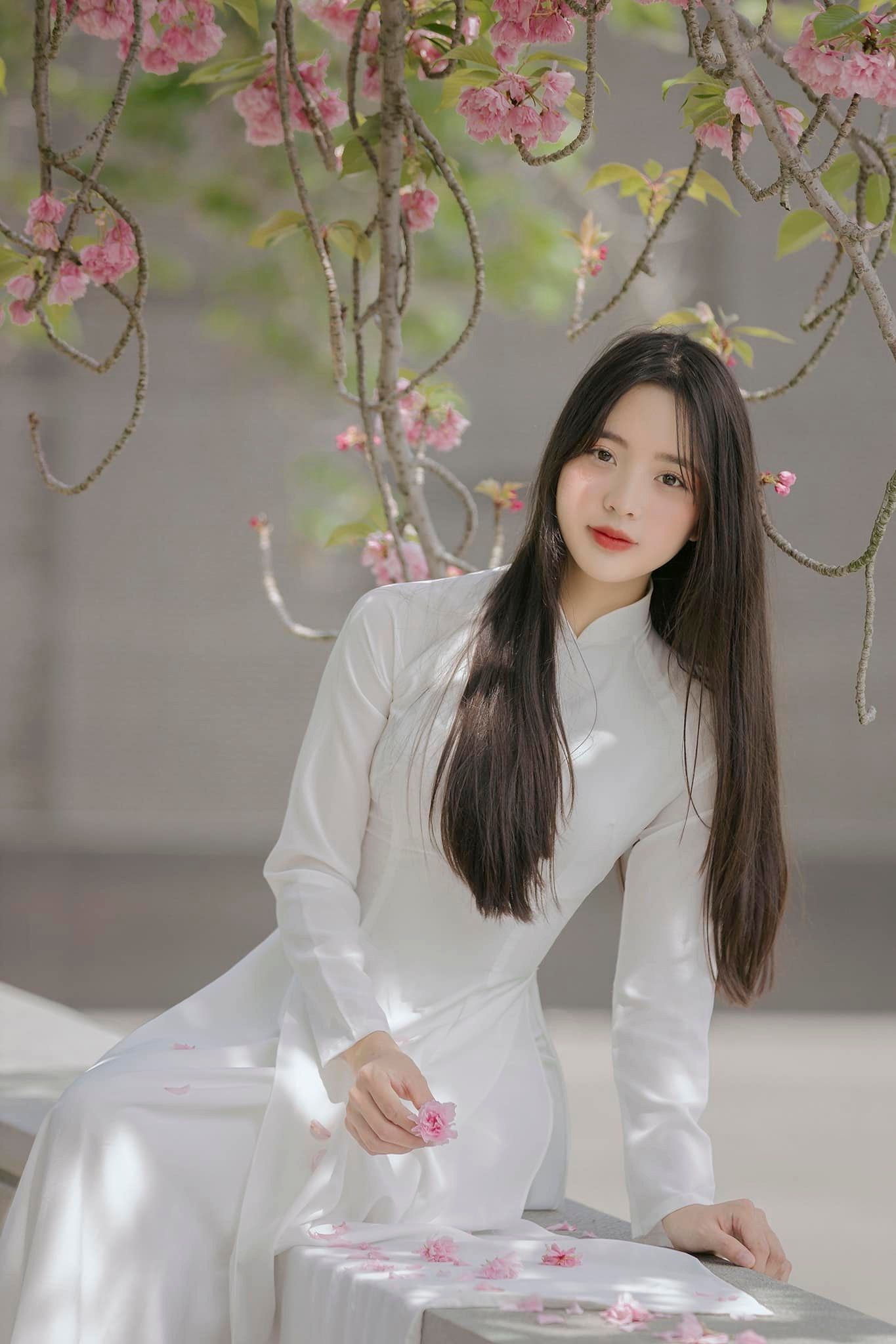 Nữ sinh mặc áo dài cực xinh