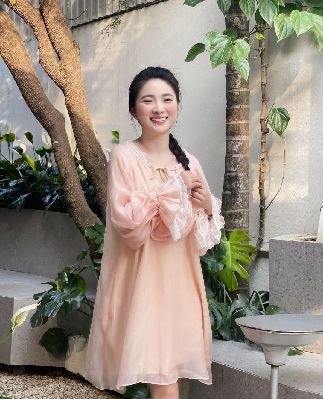 Cùng ngắm girl xinh Diệp Tố Oanh qua những bức ảnh đời thường quyến rũ và hấp dẫn