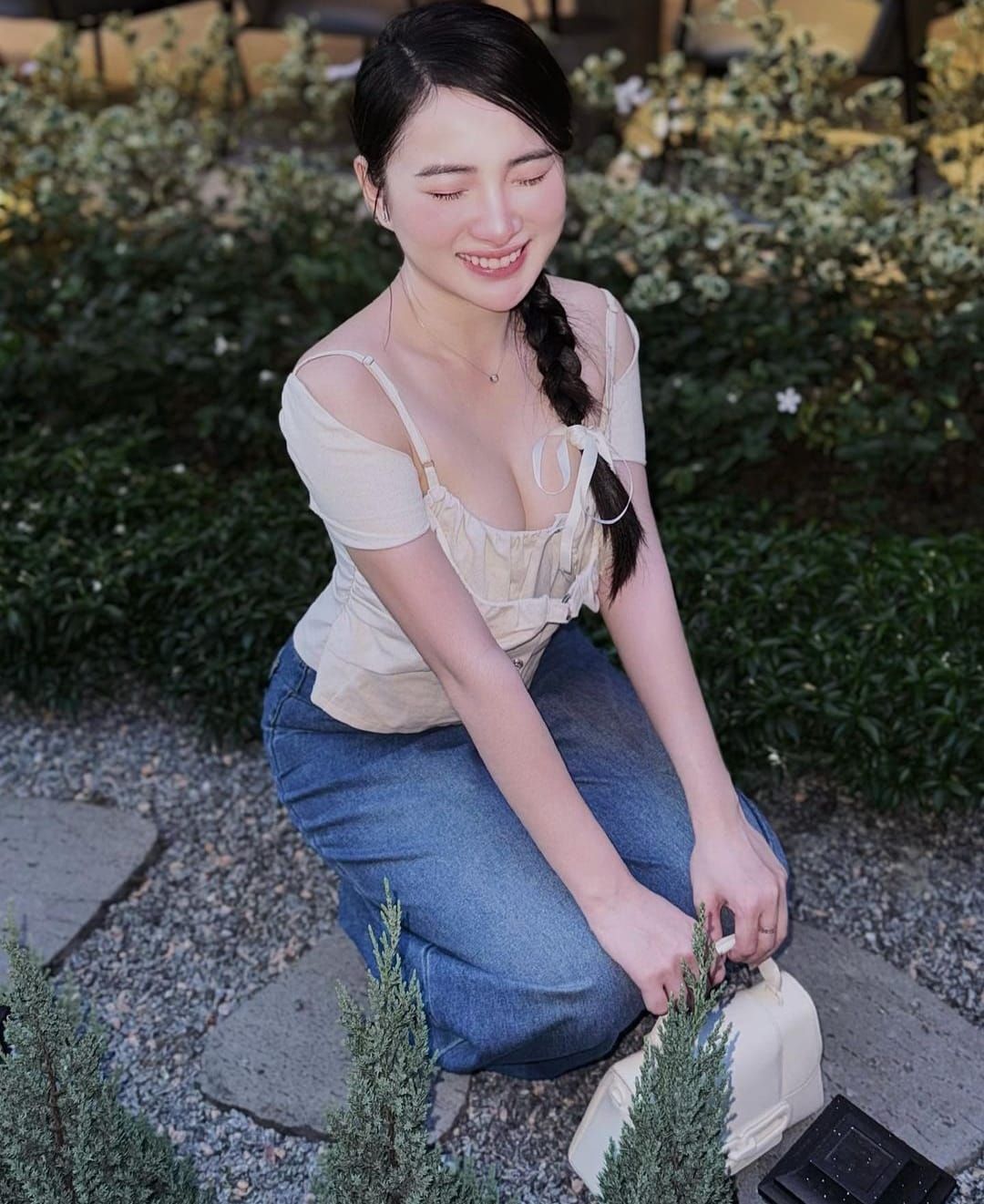 Cùng ngắm girl xinh Diệp Tố Oanh qua những bức ảnh đời thường quyến rũ và hấp dẫn